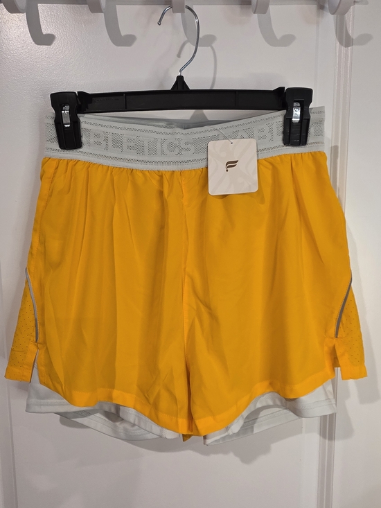 Fabletics Pants - Fabletics Perforated 5" Run Shorts